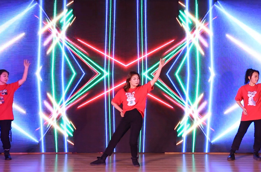 暂未更新12资料照片...