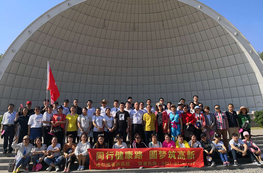 暂未更新18资料照片...